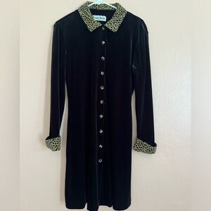 AMAZING vintage velvet dress with cheetah print accents!